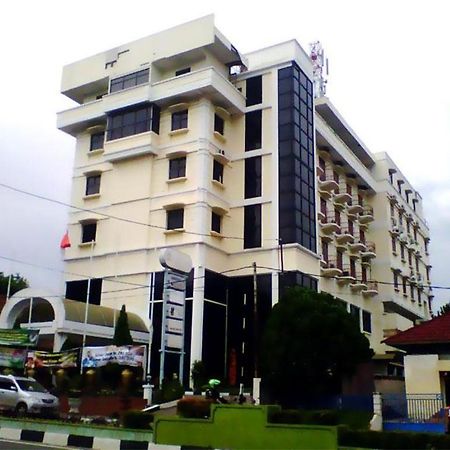 Pia Hotel Pangkalpinang Pangkalan Baru Eksteriør bilde