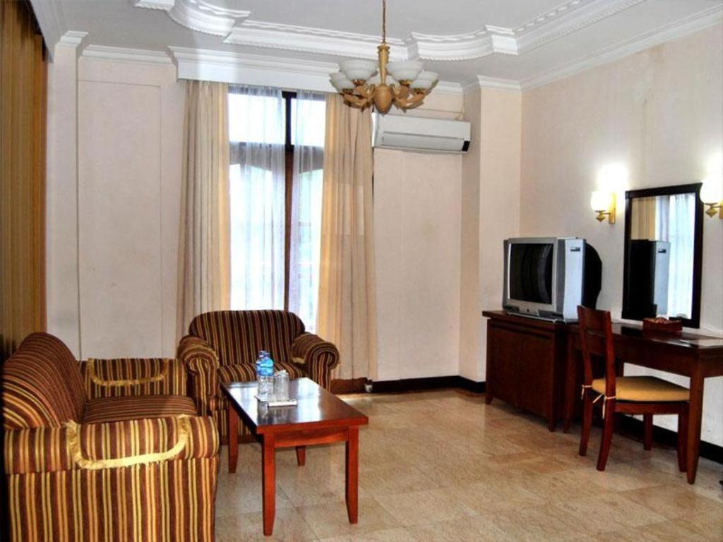 Pia Hotel Pangkalpinang Pangkalan Baru Eksteriør bilde